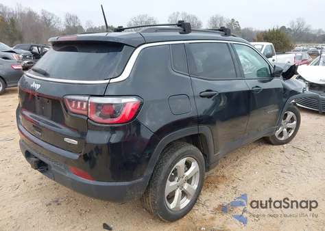 2018 Jeep Compass Latitude 4X4 z USA, uszkodzony, nr VIN 3C4NJDBB2JT270506